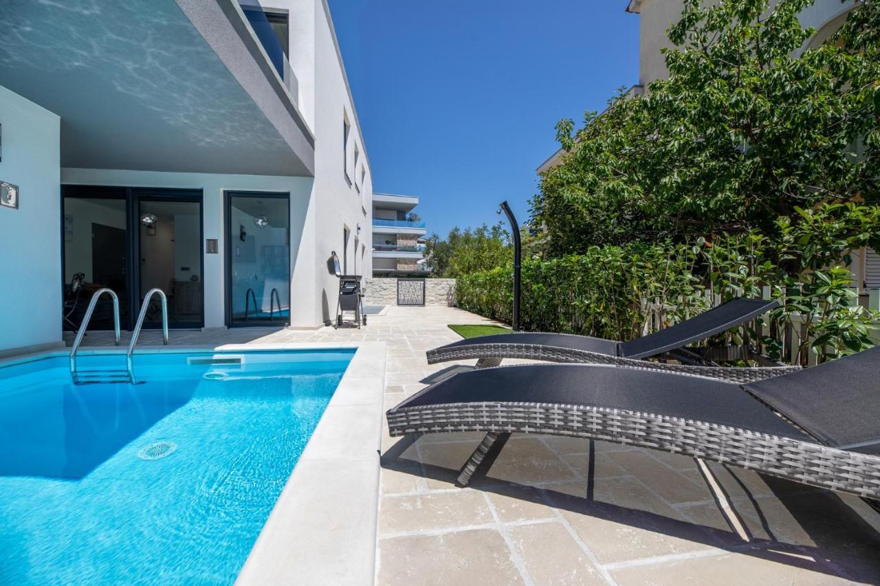 Luxury Villa Adria Apartments Krk Town Eksteriør billede