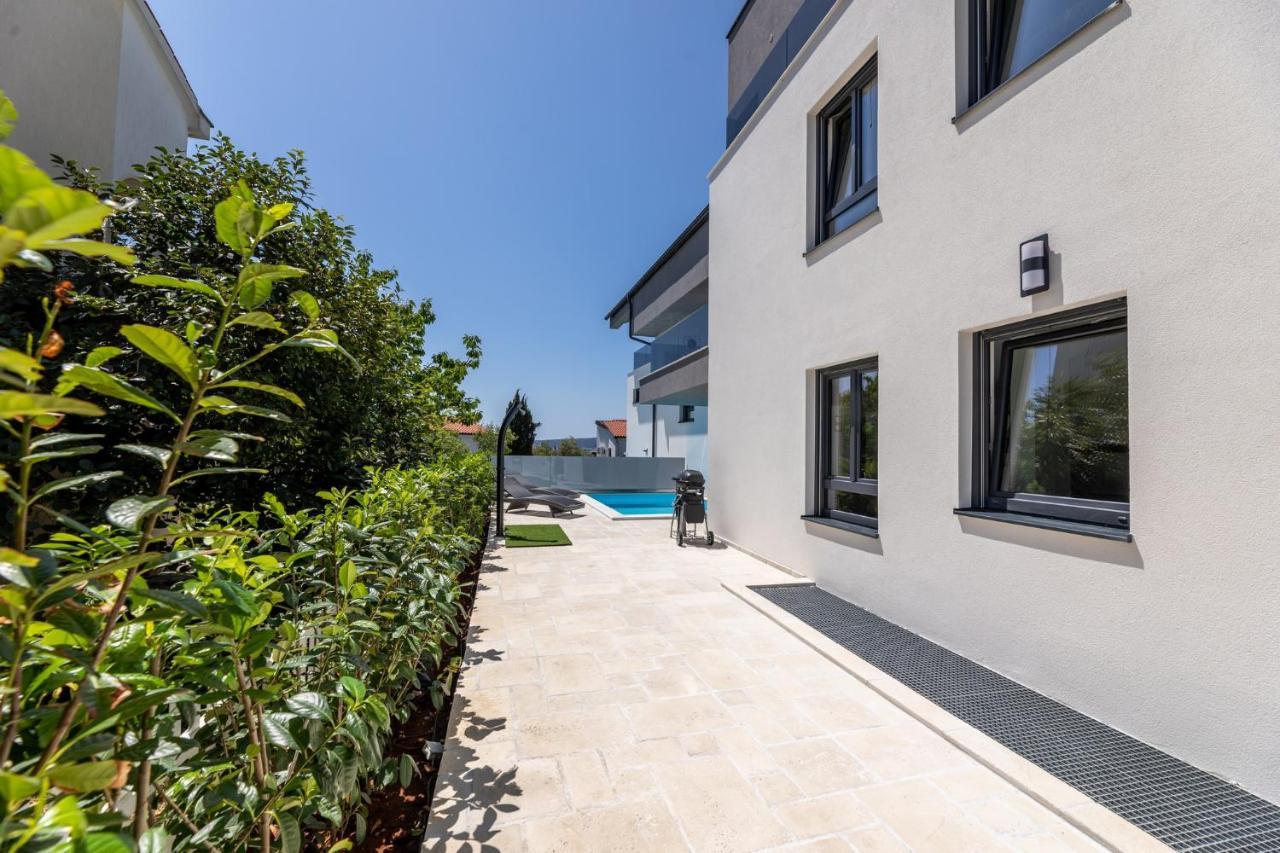 Luxury Villa Adria Apartments Krk Town Eksteriør billede