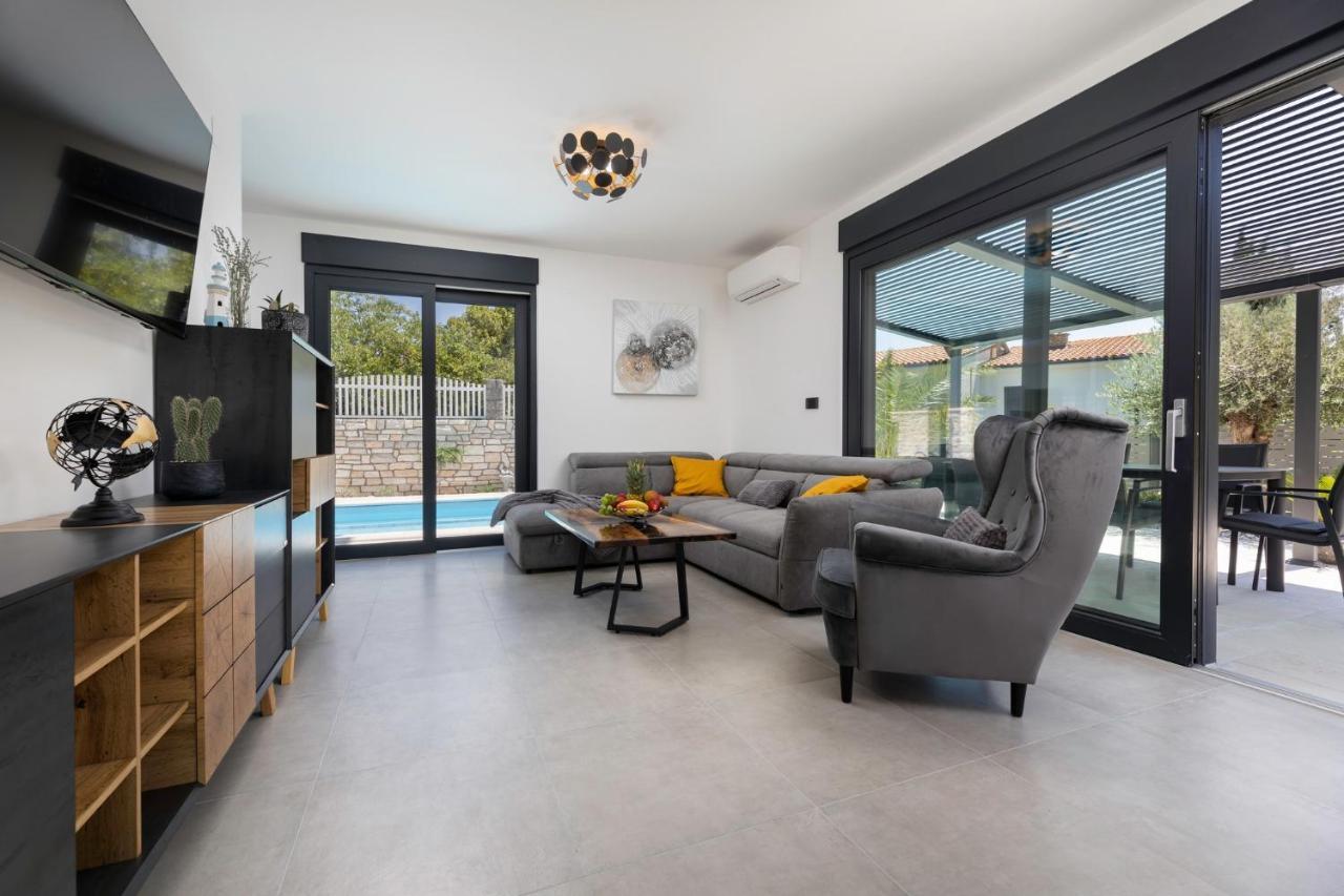 Luxury Villa Adria Apartments Krk Town Eksteriør billede