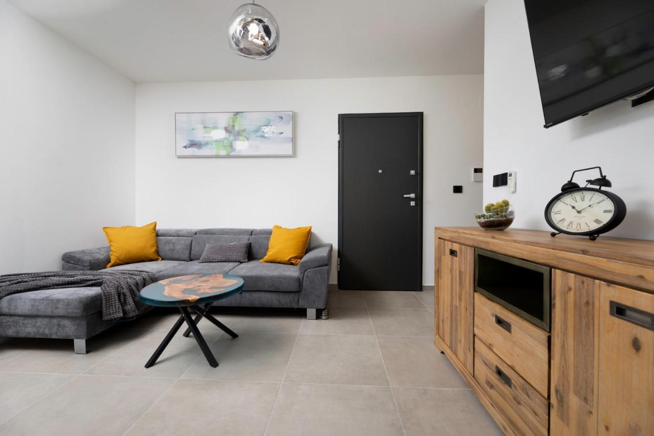 Luxury Villa Adria Apartments Krk Town Eksteriør billede