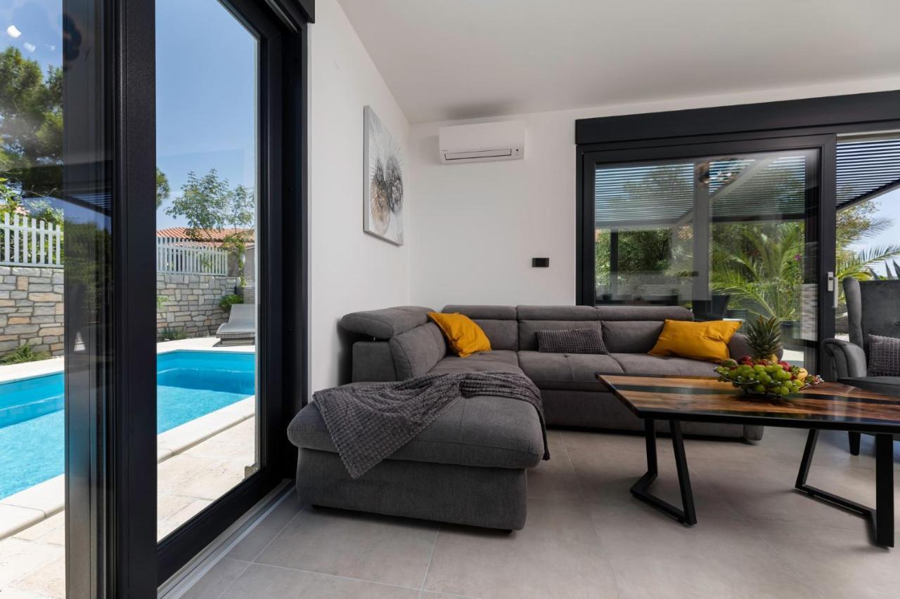 Luxury Villa Adria Apartments Krk Town Eksteriør billede