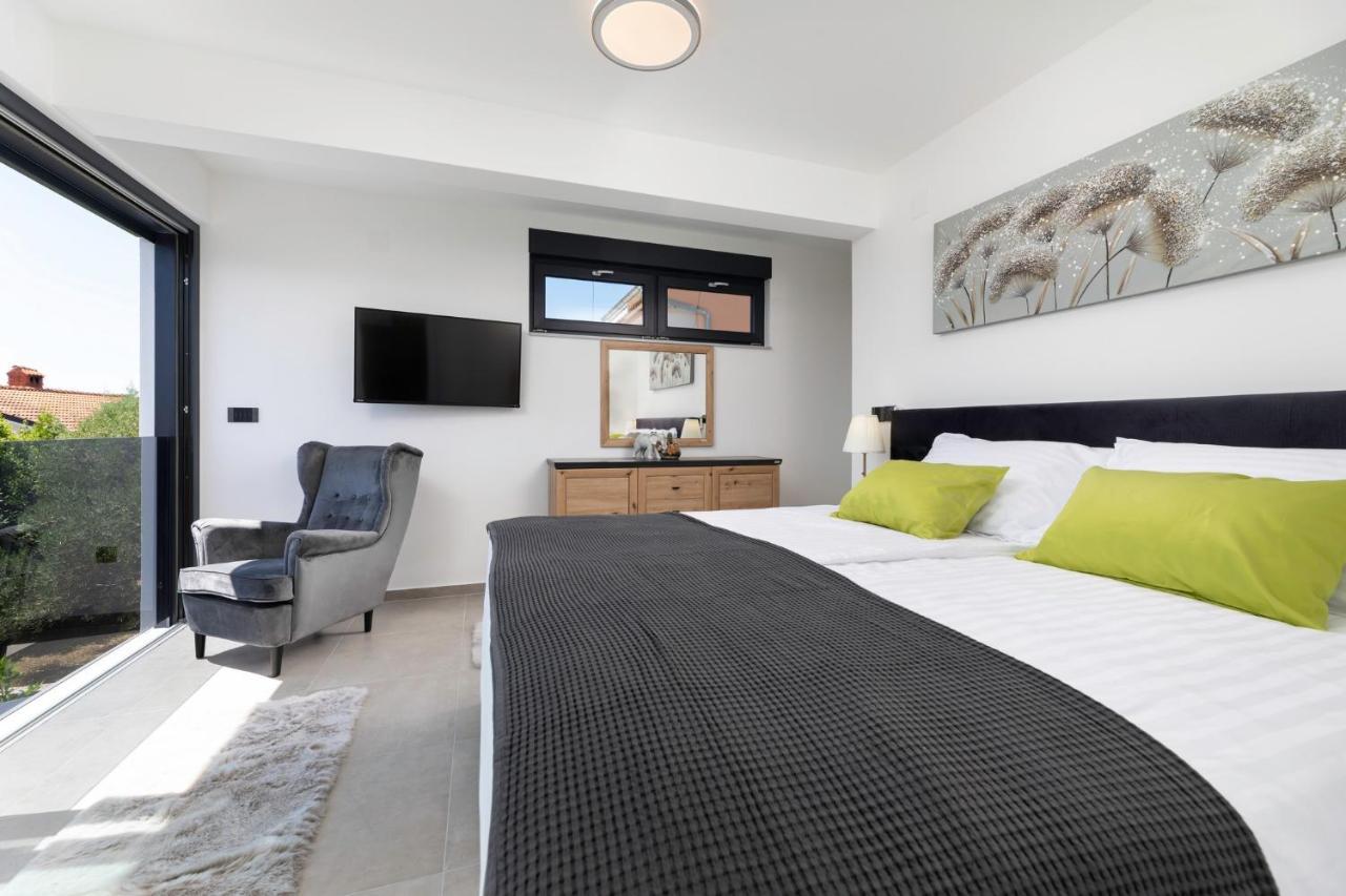 Luxury Villa Adria Apartments Krk Town Eksteriør billede