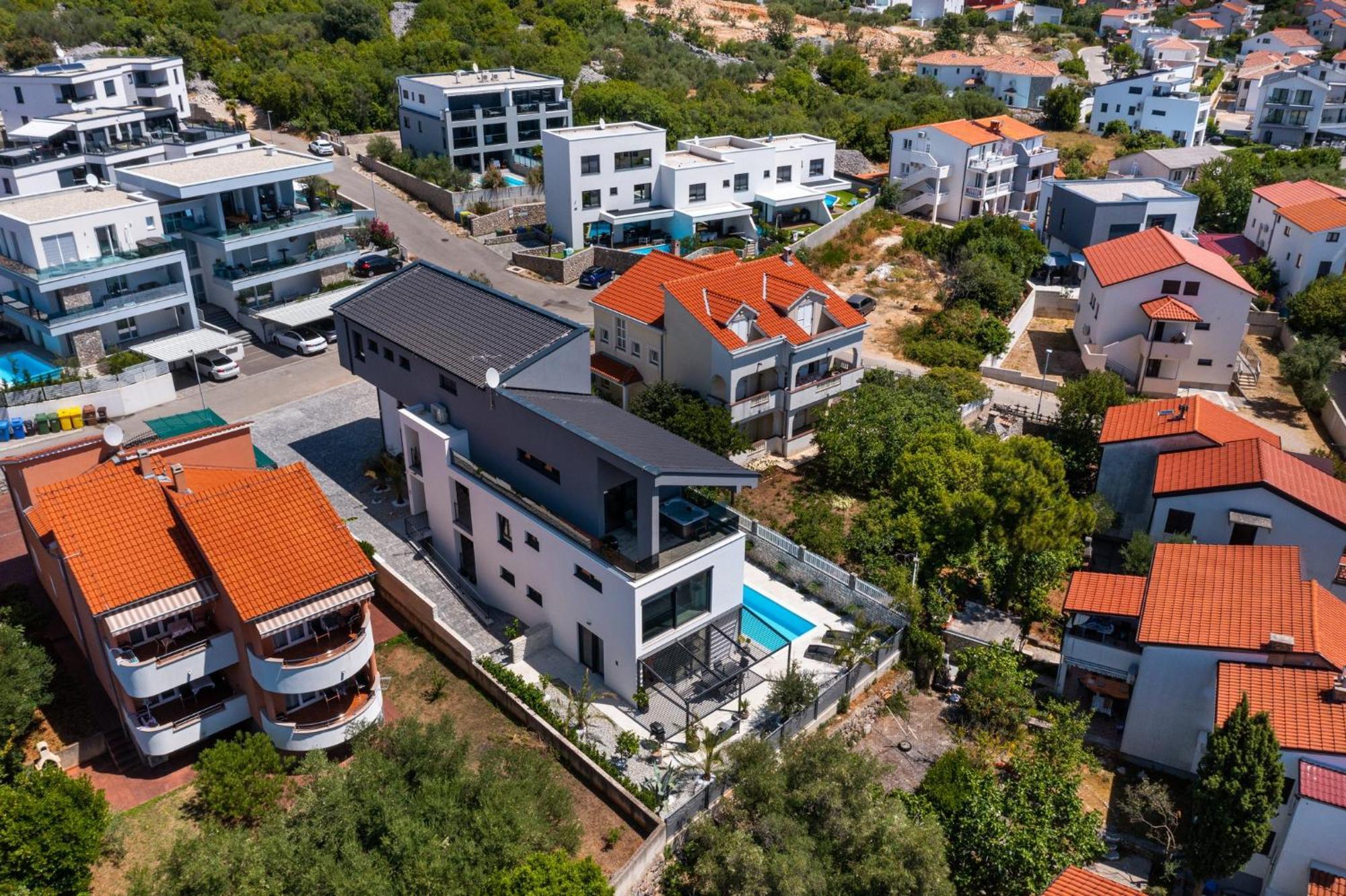 Luxury Villa Adria Apartments Krk Town Eksteriør billede