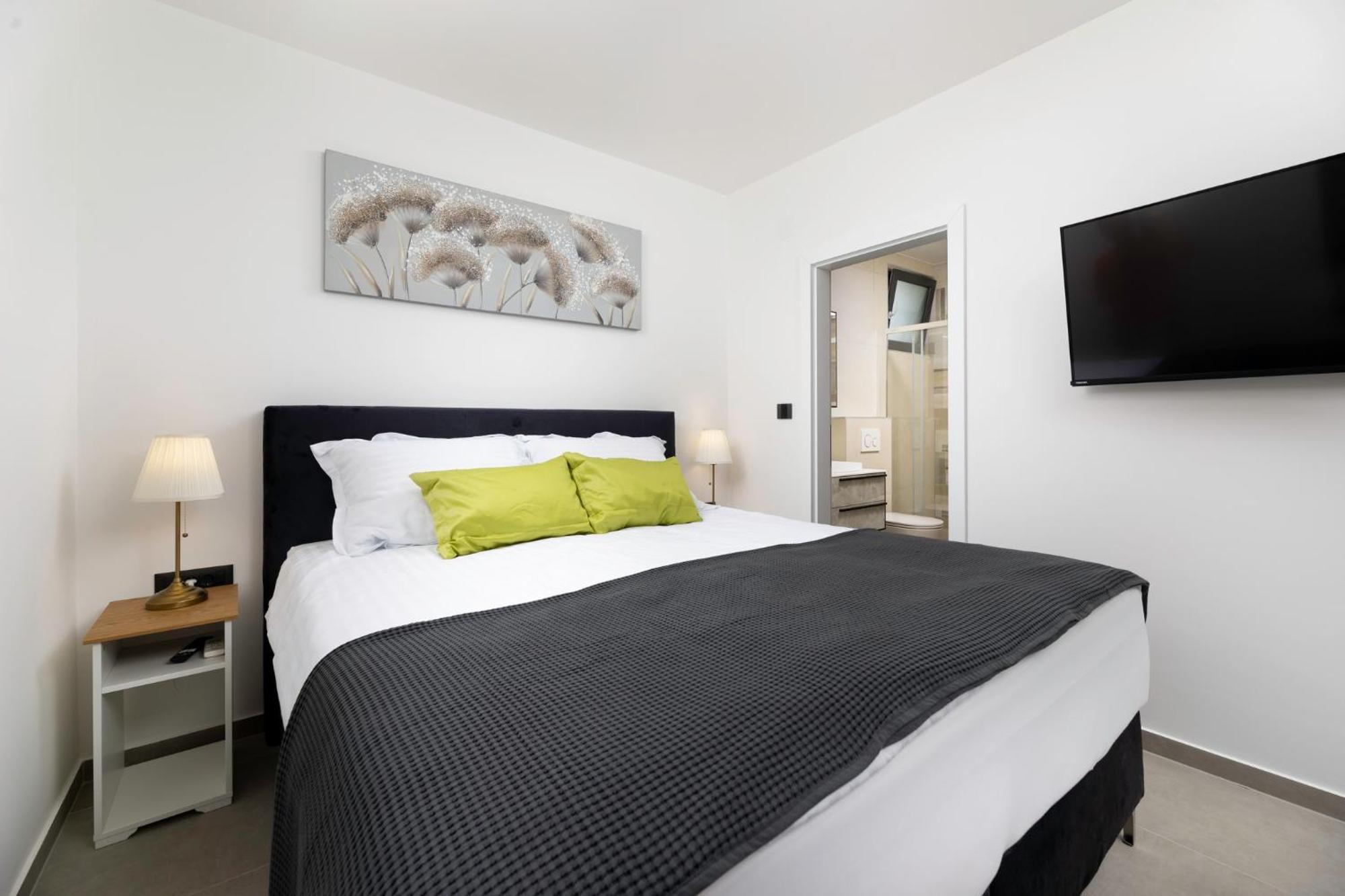 Luxury Villa Adria Apartments Krk Town Eksteriør billede